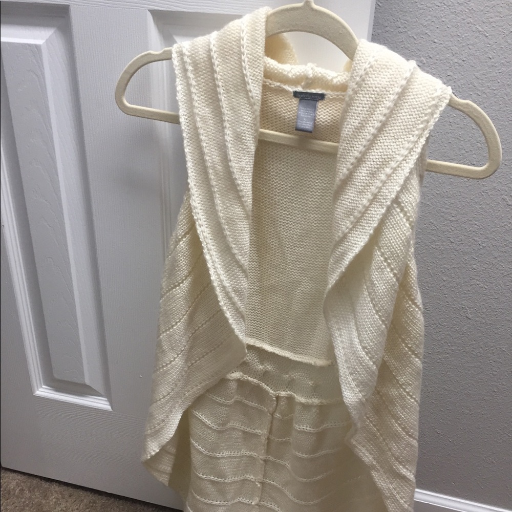 Sleeveless knit cardigan